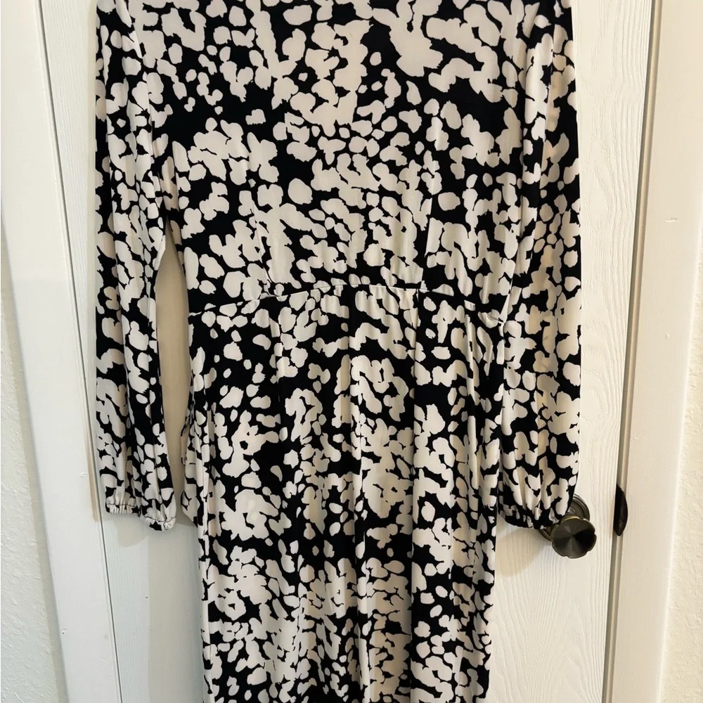 London Times petite ‘faux’ wrap dress - black and white print. NWT - Picture 2 of 7